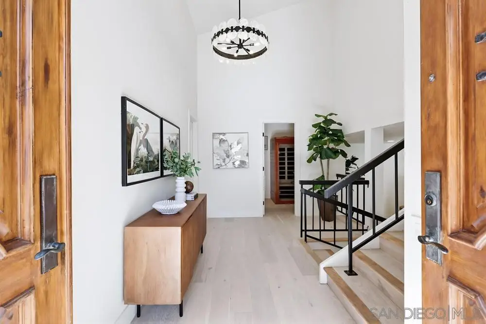 2003 Caminito Circulo Norte, La Jolla, CA 92037 - Image #1