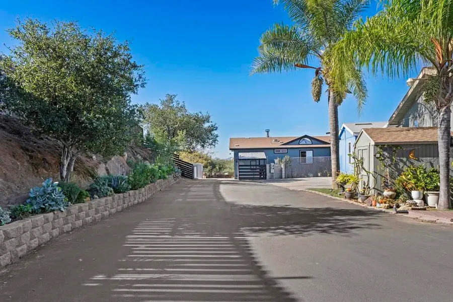 300 Thornton Dr #4, El Cajon, CA 92021 - Image #2