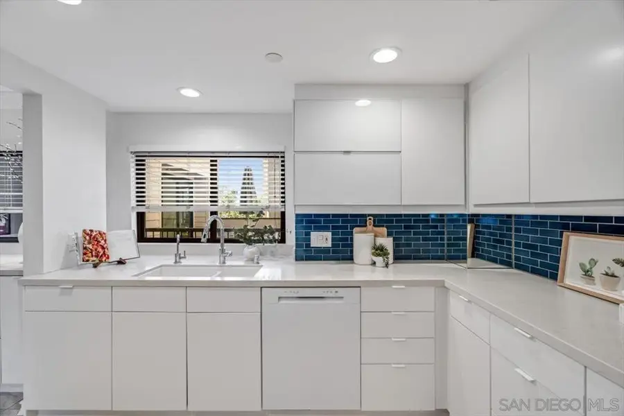 7550 Eads Ave #209, La Jolla, CA 92037 - Image #3