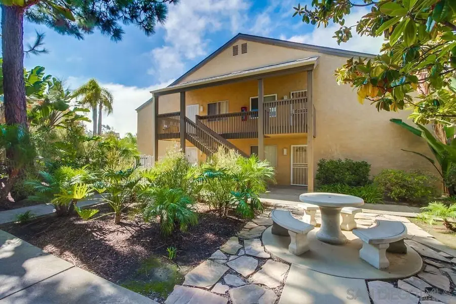 8628 Via Mallorca #D, La Jolla, CA 92037 - Image #2