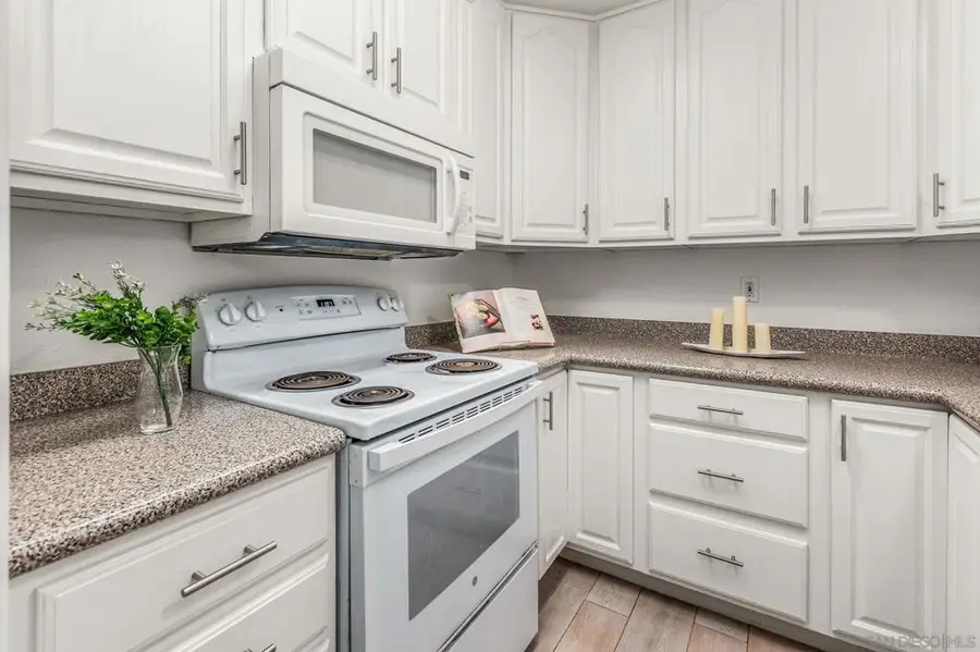 7779 Camino Glorita, San Diego, CA 92122 - Image #2