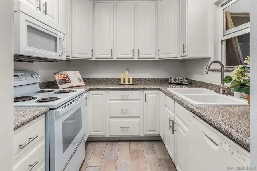 7779 Camino Glorita, San Diego, CA 92122 - Image #3