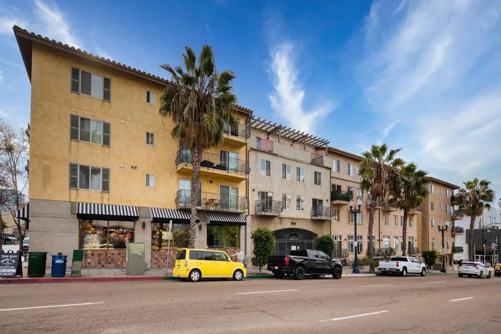 801 W W Hawthorn St #203, San Diego, CA 92101 - Image #1