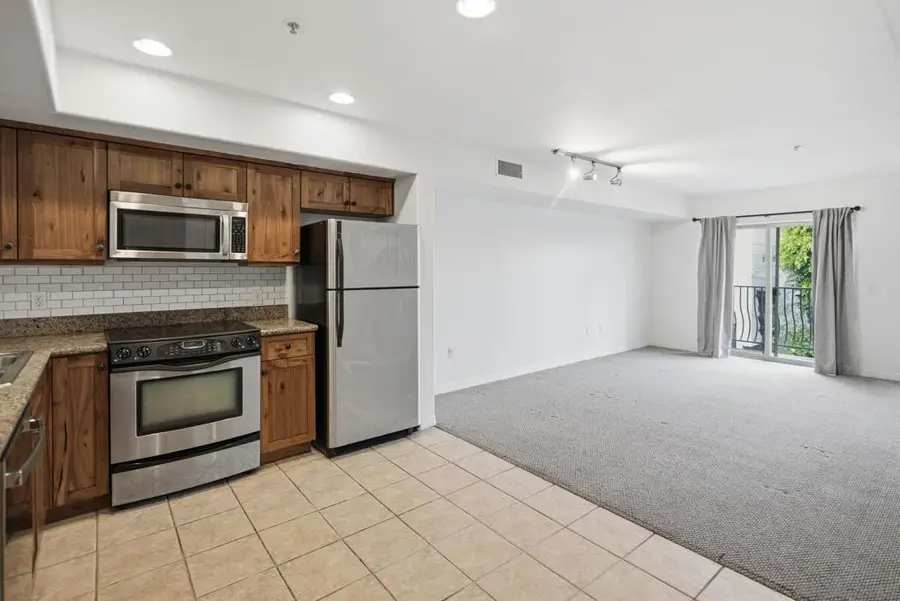 801 W W Hawthorn St #203, San Diego, CA 92101 - Image #3