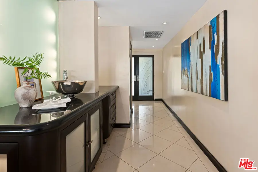 801 Ocean Avenue #206, Santa Monica, CA 90403 - Image #3