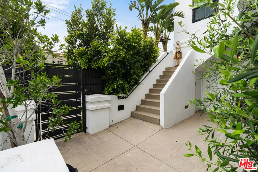 8472 Oakwood Avenue, Los Angeles, CA 90048 - Image #2
