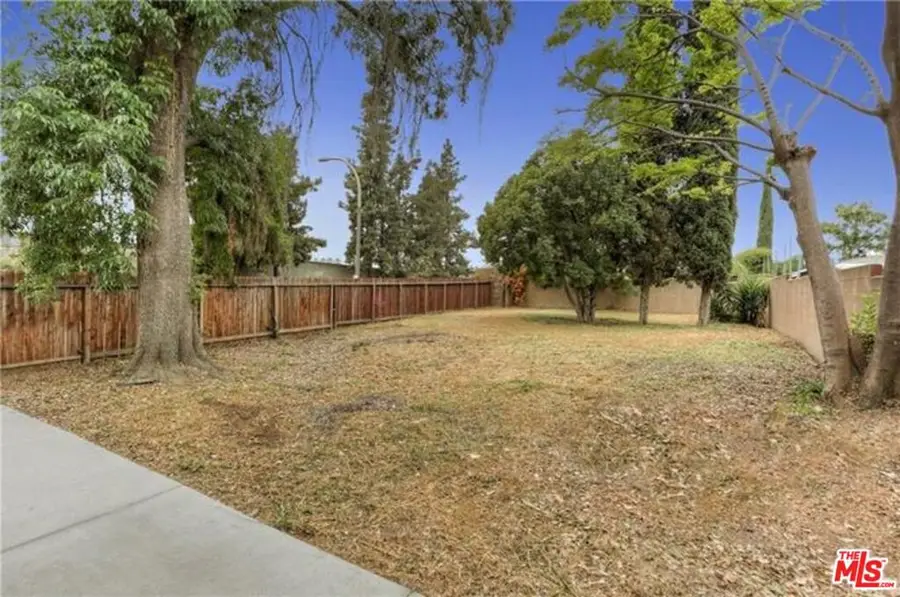 395 N Holliston Avenue, Pasadena, CA 91106 - Image #2