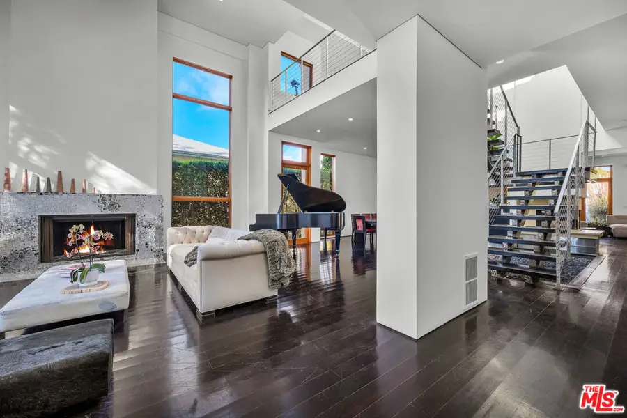 1055 26th Street, Santa Monica, CA 90403 - Image #3