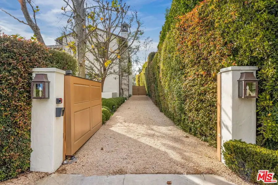 131 S Carmelina Avenue, Los Angeles, CA 90049 - #2