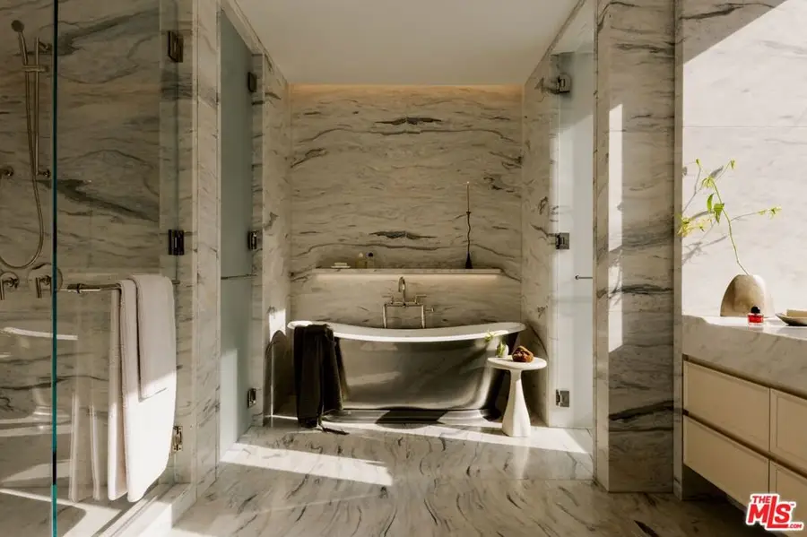 9900 S Santa Monica Boulevard #2F, Beverly Hills, CA 90212 - Image #2