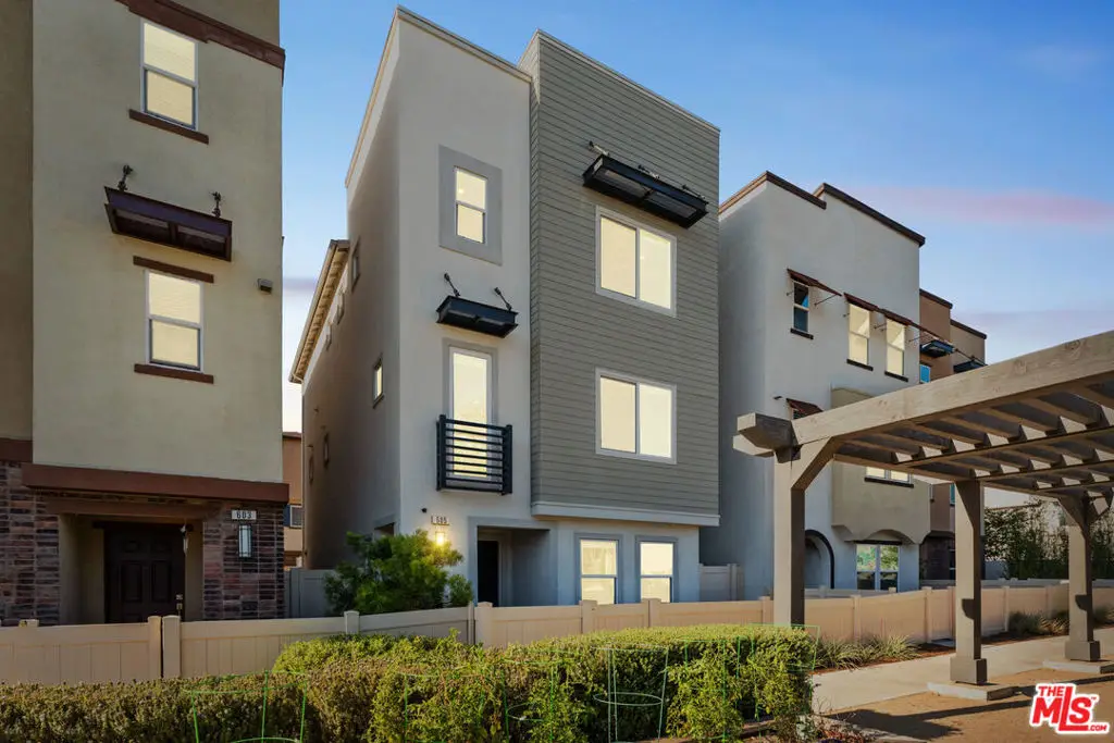 605 Daniel Freeman Circle, Inglewood, CA 90301 - Image #1