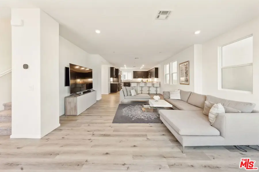 605 Daniel Freeman Circle, Inglewood, CA 90301 - Image #3