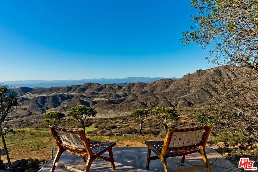 10827 Pacific View Drive, Malibu, CA 90265 - Image #2