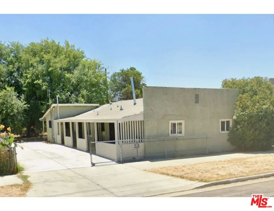 321 W Minarets Avenue, Fresno, CA 93650 - Image #1