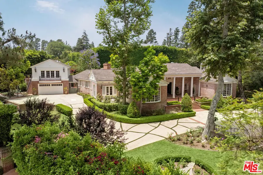 1001 N Crescent Drive, Beverly Hills, CA 90210 - Image #2