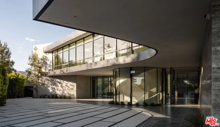 1504 N Kenter Avenue, Los Angeles, CA 90049 - Image #2