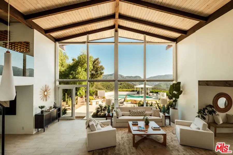 26094 Mulholland Highway, Calabasas, CA 91302 - Image #3