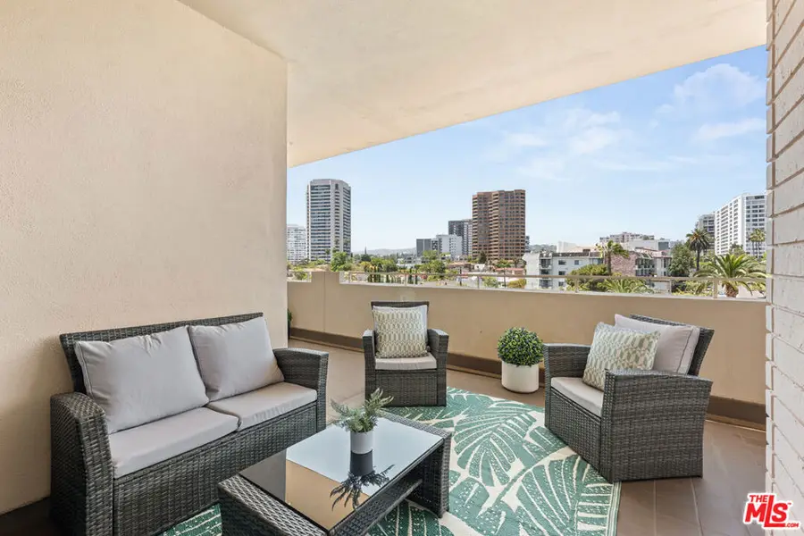 1333 S Beverly Glen Boulevard #703, Los Angeles, CA 90024 - Image #3