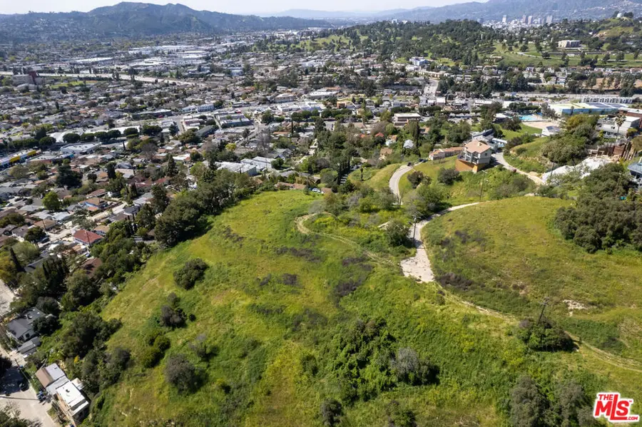 3575 N The Paseo Drive, Los Angeles, CA 90065 - Image #3