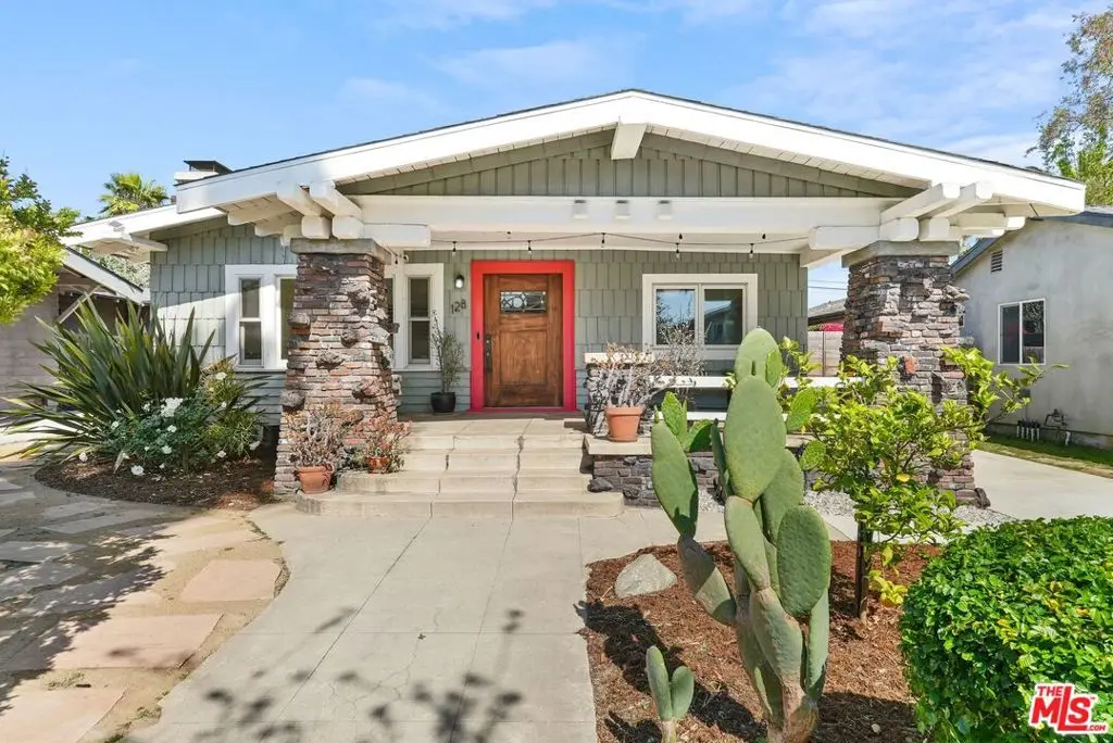 128 S Hobart Boulevard, Los Angeles, CA 90004 - Image #1