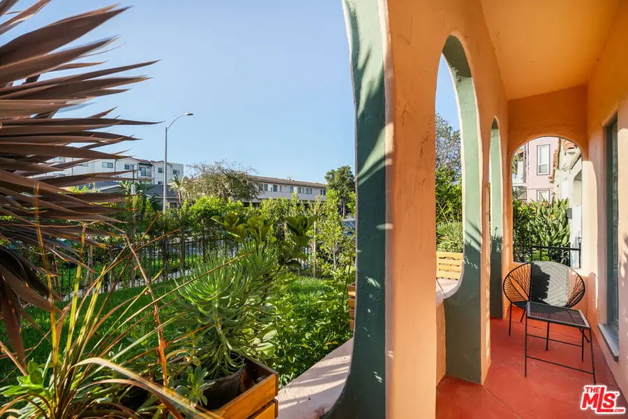 1568 S Hayworth Avenue, Los Angeles, CA 90035 - Image #3