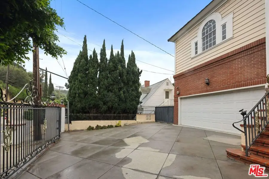 2431 Benedict Canyon Drive, Beverly Hills, CA 90210 - #3