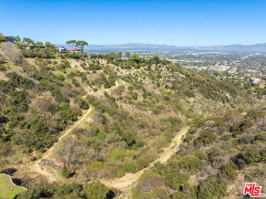 36010 N Ventura Canyon Avenue, Sherman Oaks, CA 91423 - Image #2