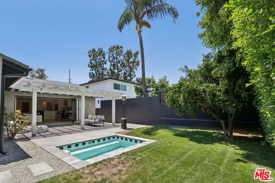 13117 Magnolia Boulevard, Sherman Oaks, CA 91423 - Image #3