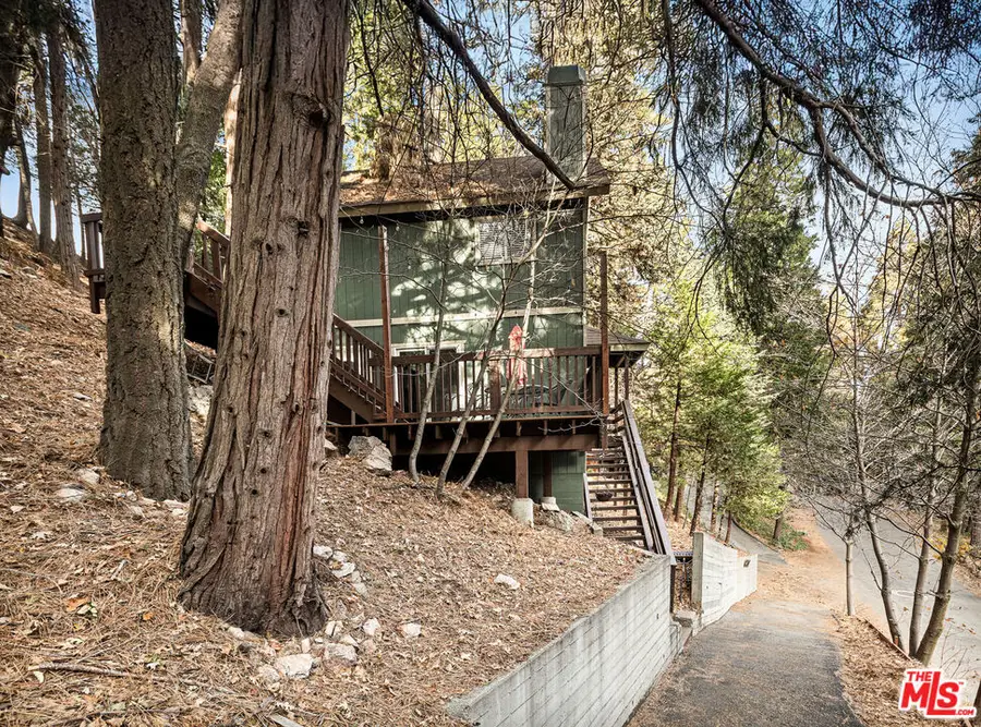 27981 Rainbow Drive, Lake Arrowhead, CA 92352 - Image #3