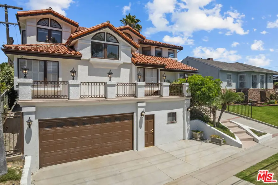 5317 Angeles Vista Boulevard, View Park Windsor Hills, CA 90043 - Image #3