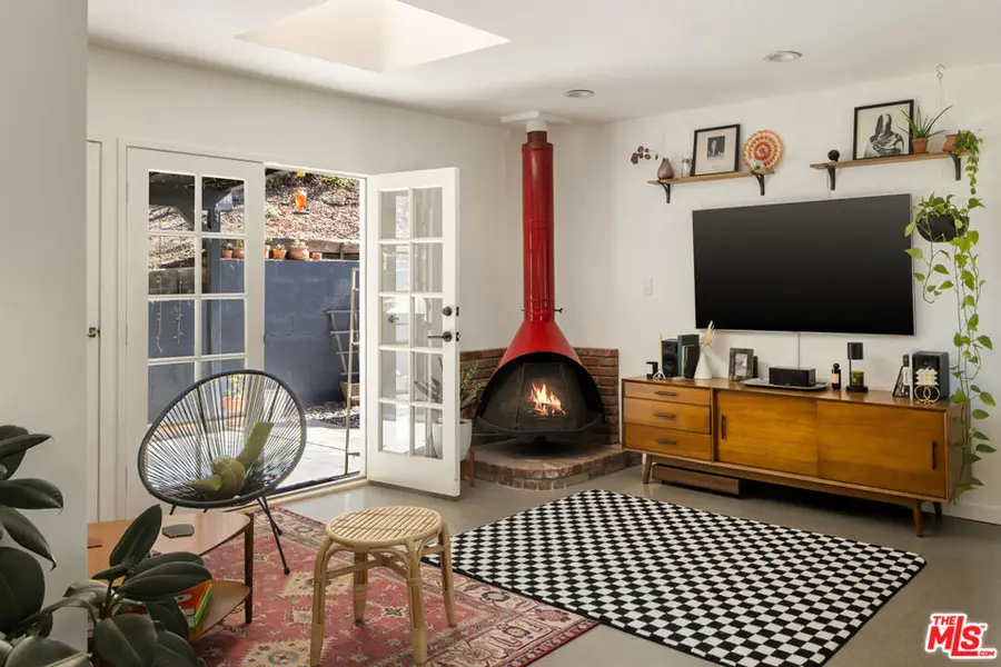 7815 Denivelle Road, Sunland, CA 91040 - Image #3