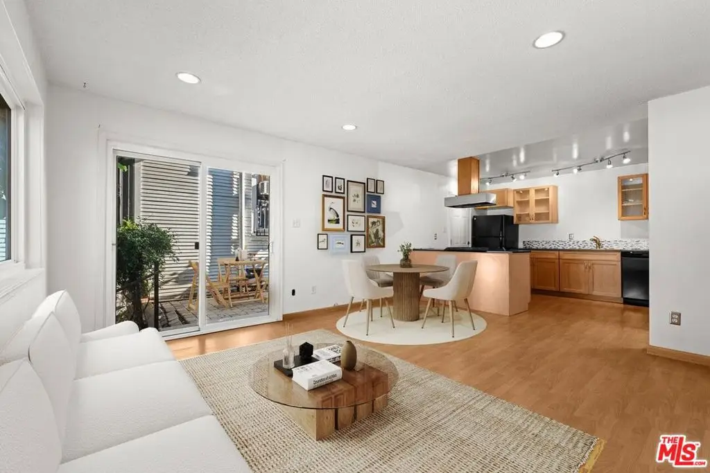 648 N Grand Avenue, Los Angeles, CA 90012 - Image #1