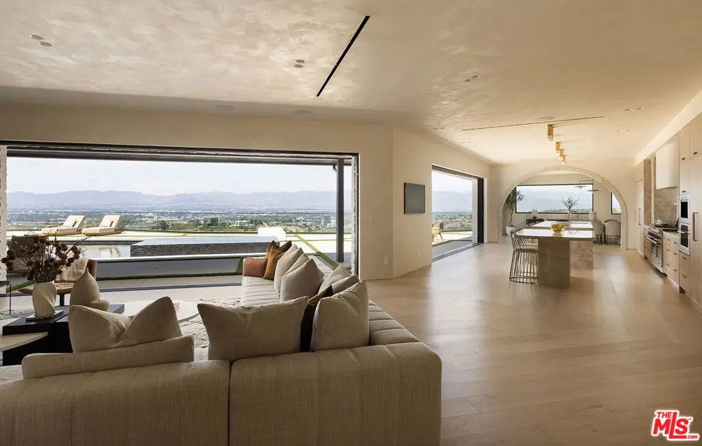 16401 Mulholland Drive, Los Angeles, CA 90049 - Image #1