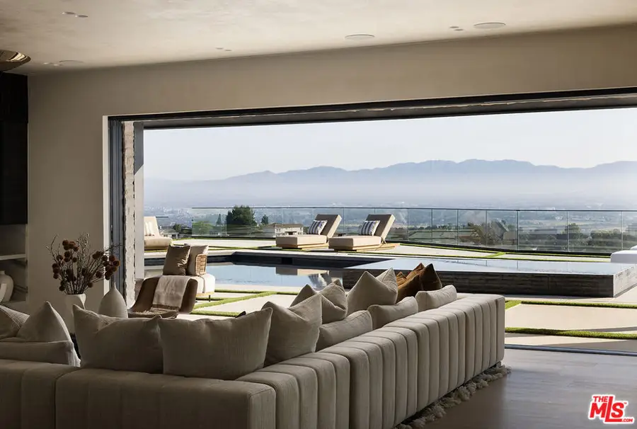 16401 Mulholland Drive, Los Angeles, CA 90049 - Image #2