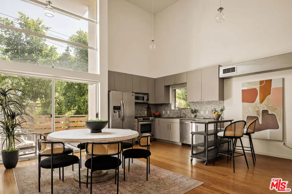 7062 Hawthorn Avenue #103, Los Angeles, CA 90028 - Image #1