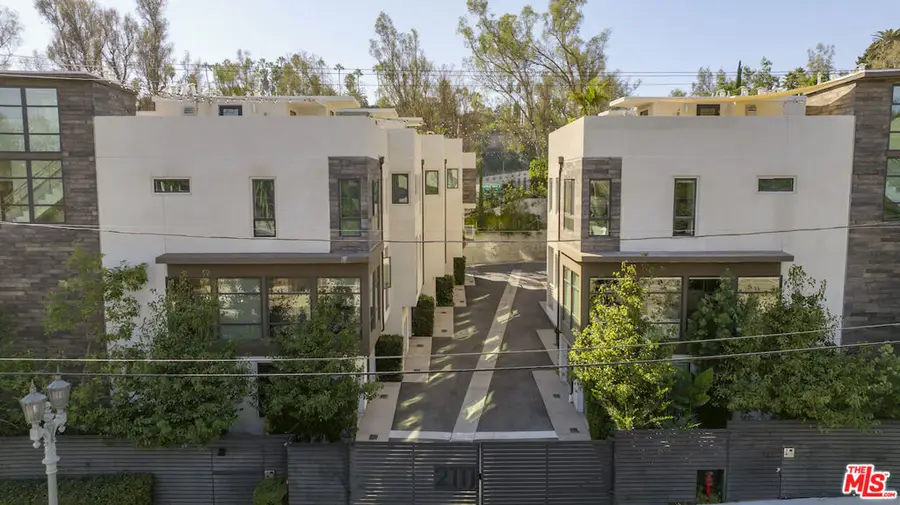 2111 N Cahuenga Boulevard #14, Los Angeles, CA 90068 - Image #3