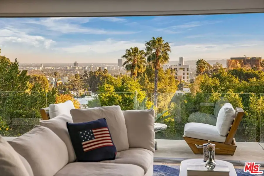 7924 Hillside Avenue, Los Angeles, CA 90046 - Image #2