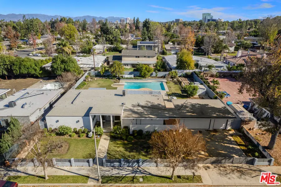 6228 Sale Avenue, Woodland Hills, CA 91367 - Image #2