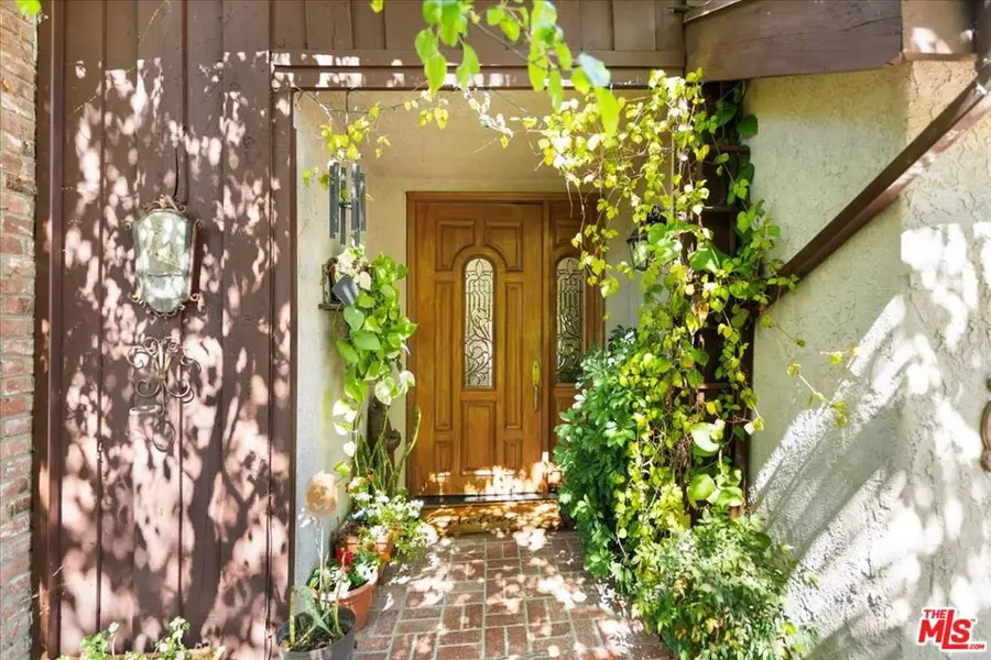 9697 Moorgate Road, Beverly Hills, CA 90210 - Image #3