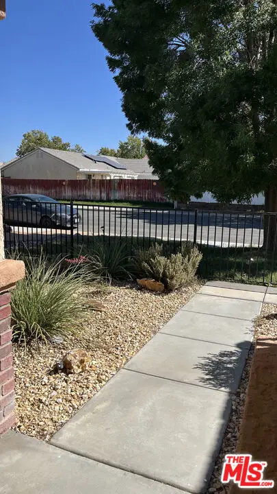 1751 W Avenue H5, Lancaster, CA 93534 - #3