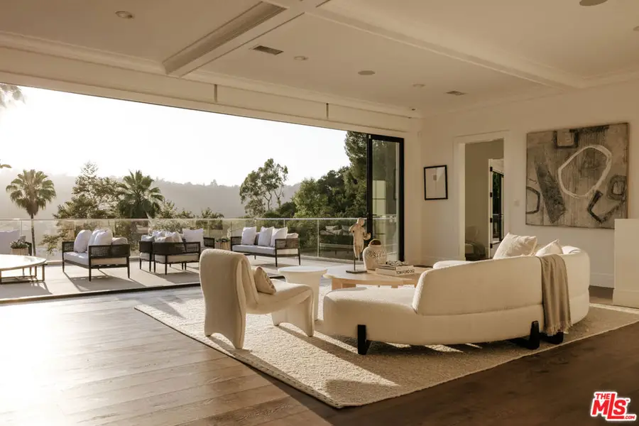 9694 Oak Pass Road, Beverly Hills, CA 90210 - Image #3