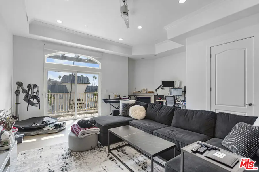 309 S Mariposa Avenue #301, Los Angeles, CA 90020 - Image #2