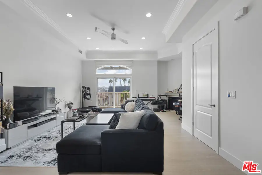 309 S Mariposa Avenue #301, Los Angeles, CA 90020 - Image #3