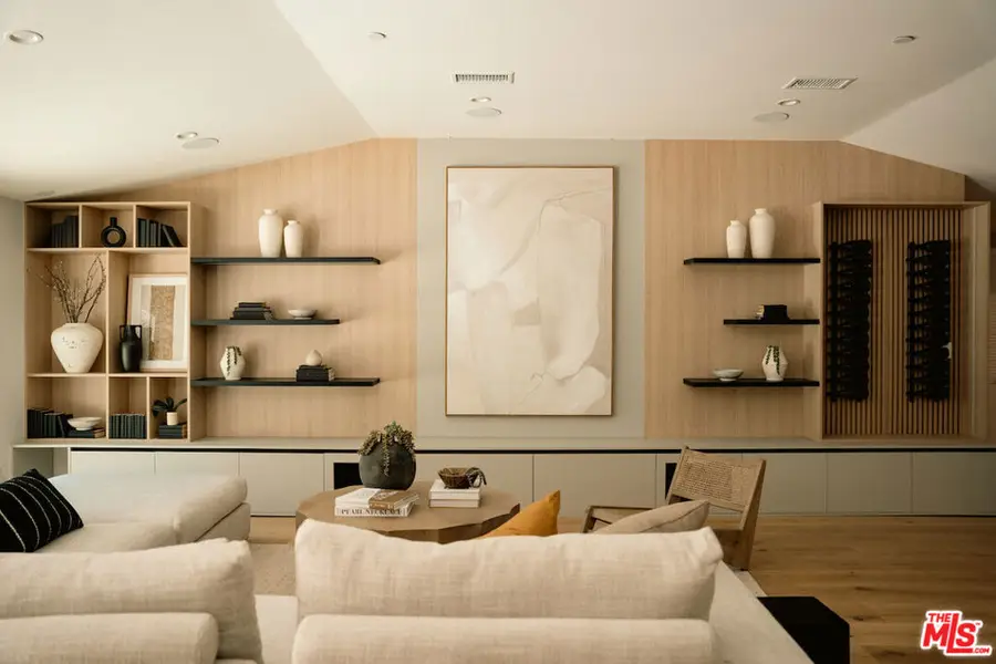 20748 Burbank Boulevard, Woodland Hills, CA 91367 - Image #2