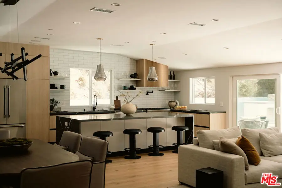 20748 Burbank Boulevard, Woodland Hills, CA 91367 - Image #3