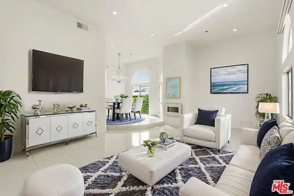 840 N Croft Avenue #301, Los Angeles, CA 90069