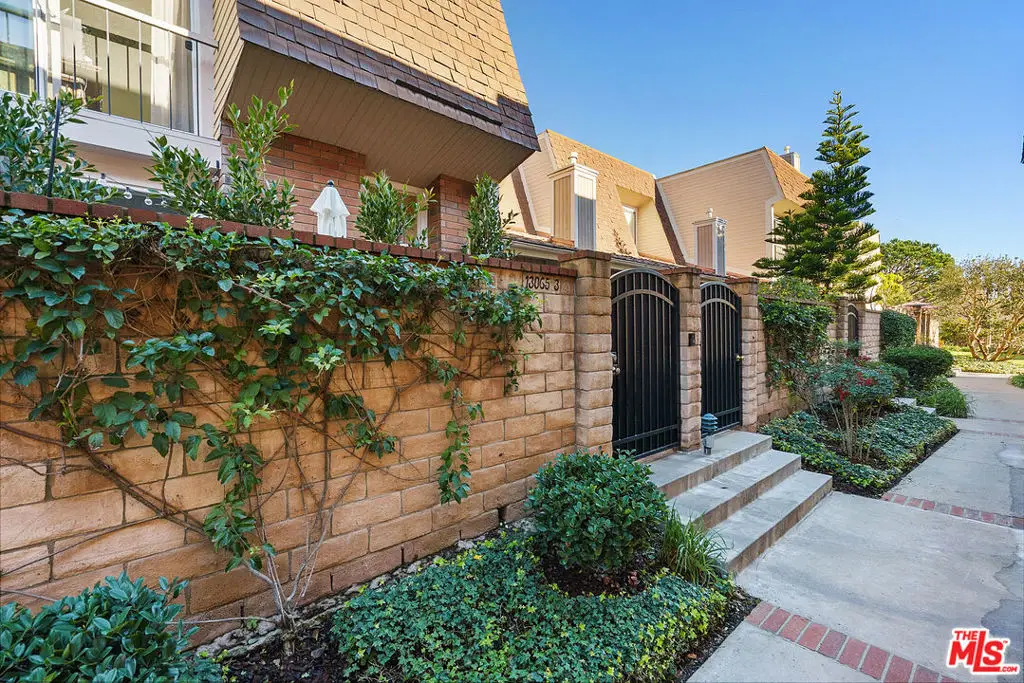 13065 Mindanao Way #3, Marina Del Rey, CA 90292 - Image #1