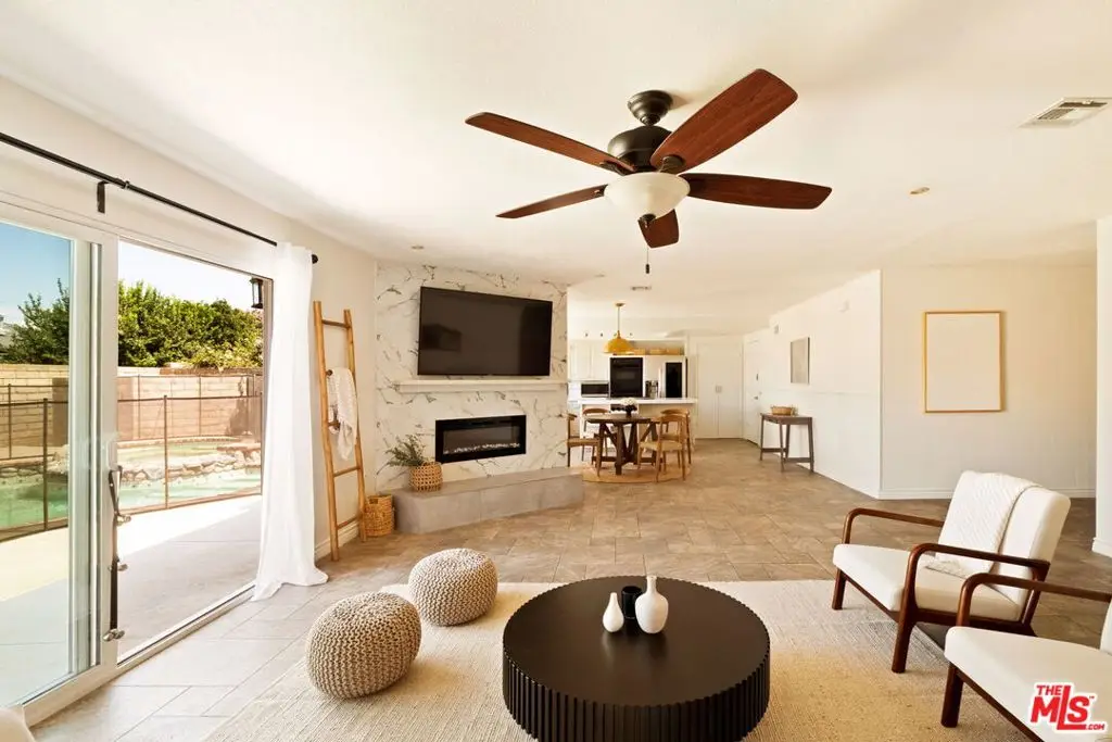 2425 Dusan Street, Simi Valley, CA 93065 - Image #1