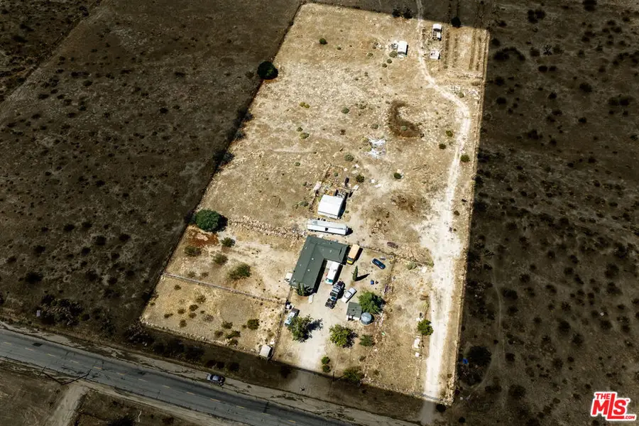 36901 E 165th Street, Llano, CA 93544 - Image #2