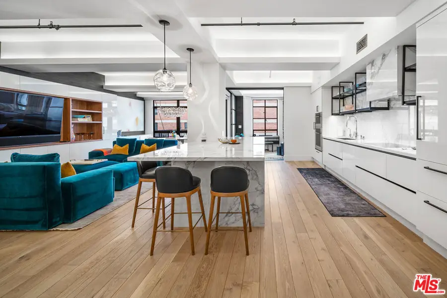 849 S Broadway #812, Los Angeles, CA 90014 - Image #2